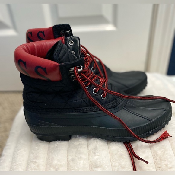 Guess Red and Black Quilted Boots - Picture 1 of 8